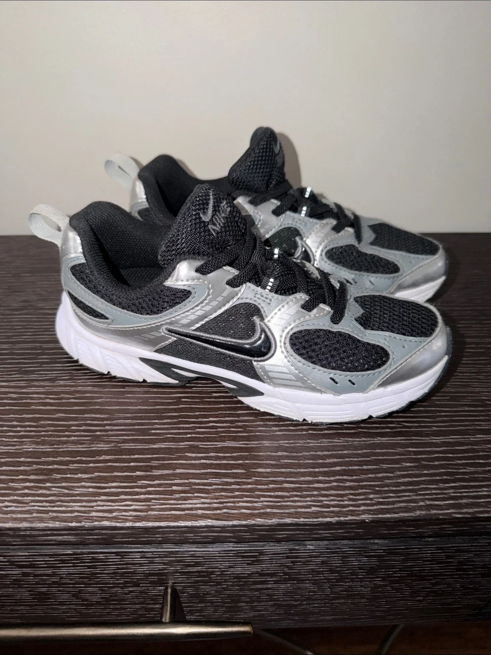 Nike V5 RNR Little kids 3Y